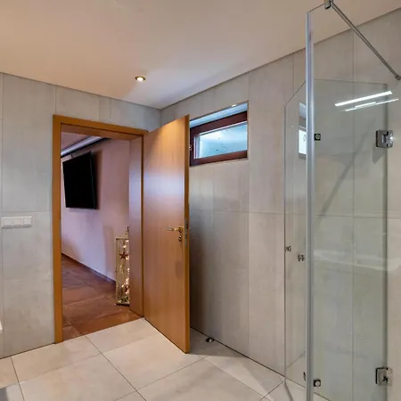 Haus Am Baechel 2 *